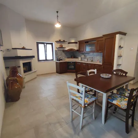 L'humus Dei Trulli House Villa *